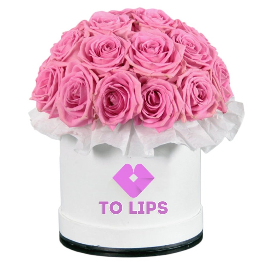 Букет из розовых роз в шляпной коробке
